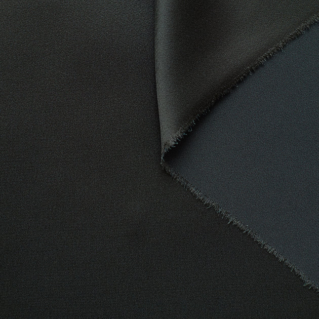 T21C00665 | Fluid Crepe Satin