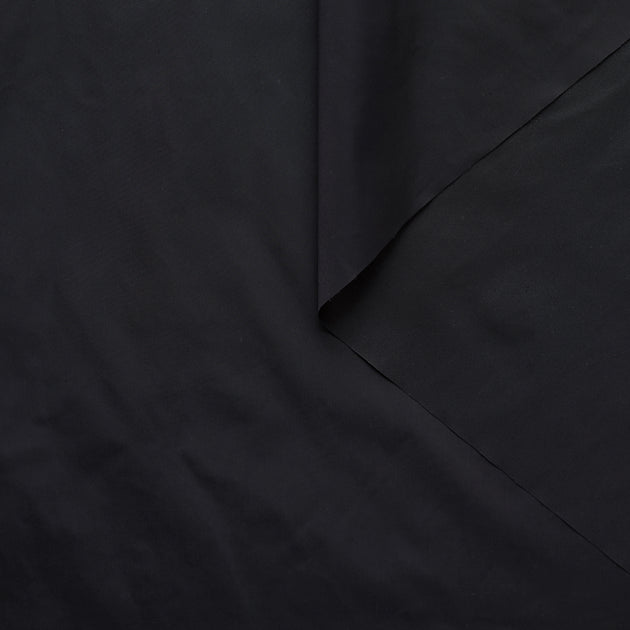 T21C00671 | Water Repellent Windbreaker