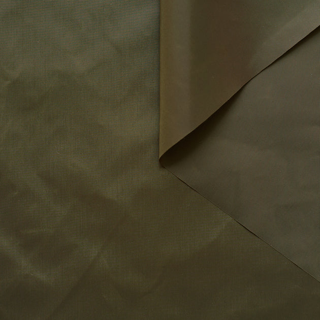 T21C00682 | Water Repellent Light Parachute