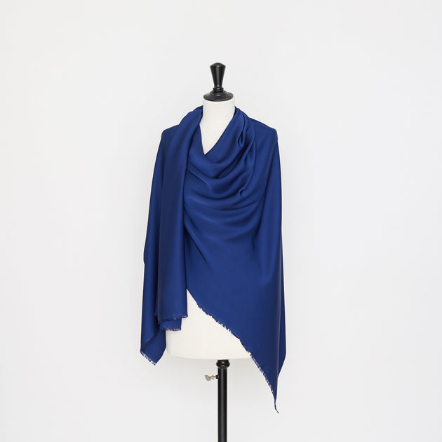 T21C00683 | Fluid Satin