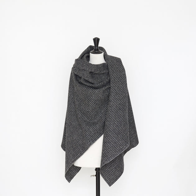 T22A01001 | Dotted Lines Tweed