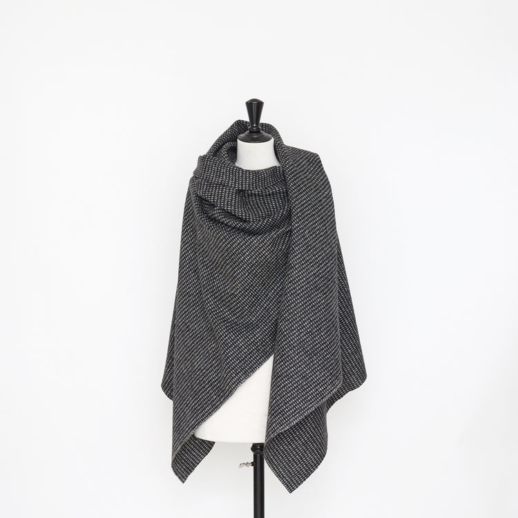 T22A01001 | Dotted Lines Tweed - view 2
