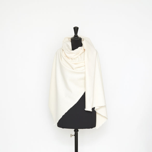 T22A01008 | Monochrome Tweed