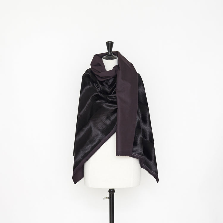 T22A01091 | Embossed Crocodile Velvet - view 2