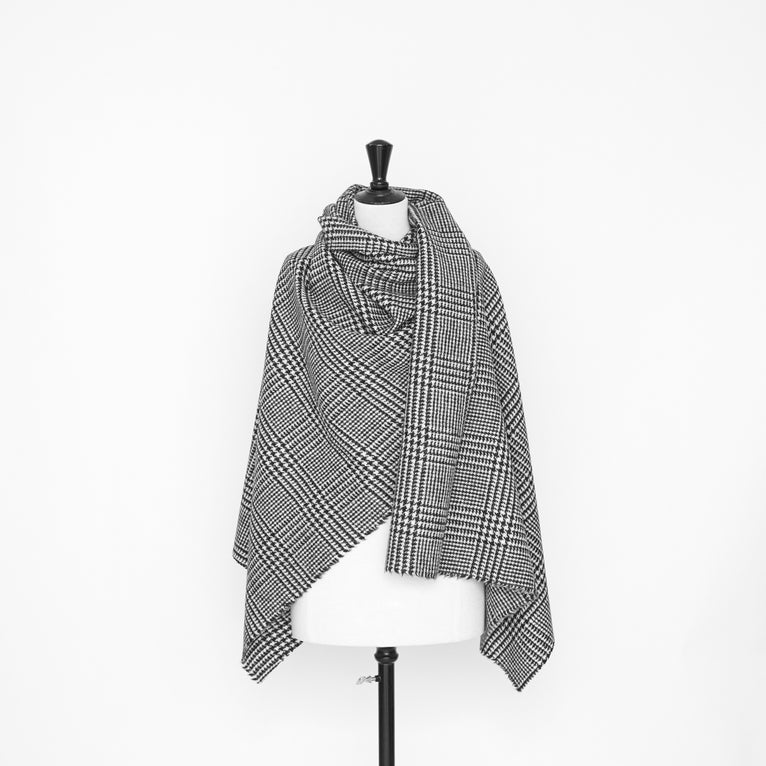 T22A01094 | Large Prince of Wales Tweed - view 2