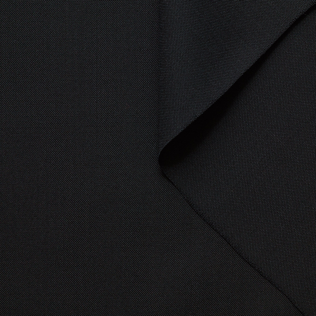 T22A01186 | Wool & Mohair Suiting