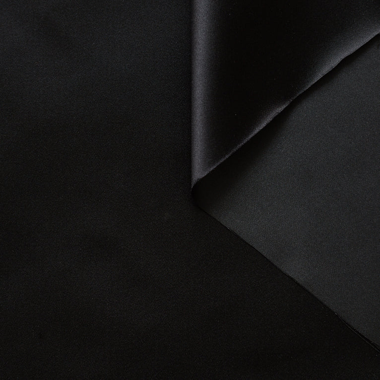 t22a01439 | Satin Duchesse - vue 3