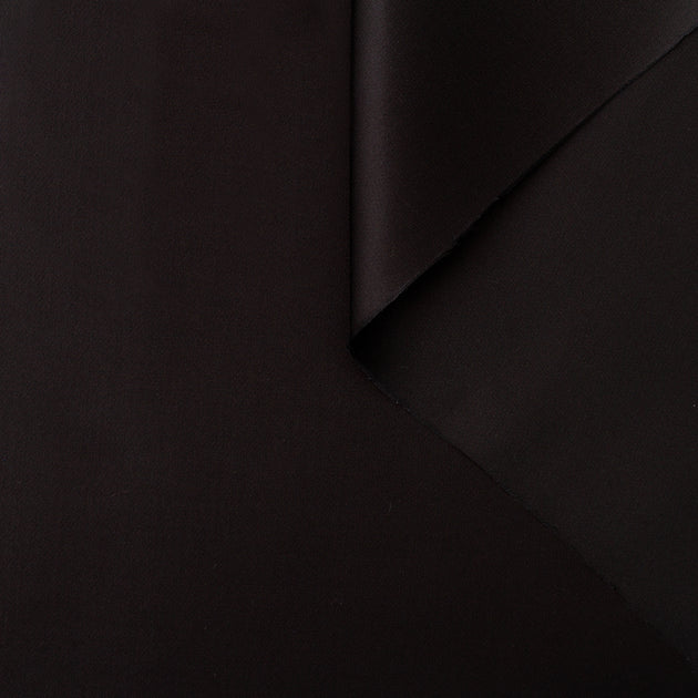 T22A01681 | Technical Liquid Satin