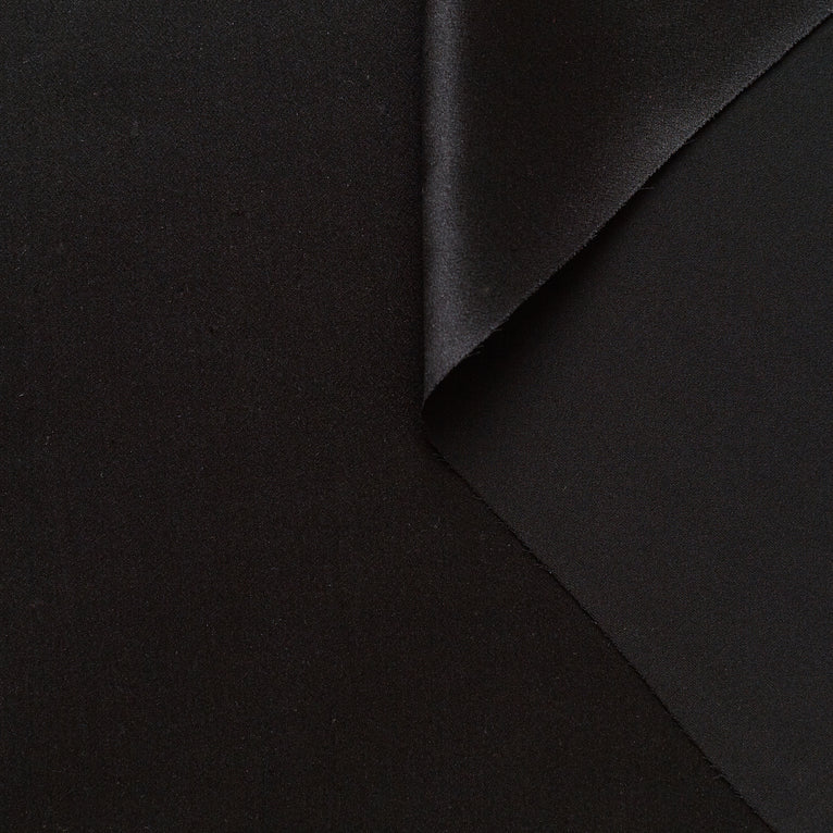 T22A01682 | Fluid Silk Satin - view 1