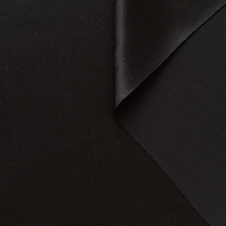 T22A01682 | Fluid Silk Satin - view 1