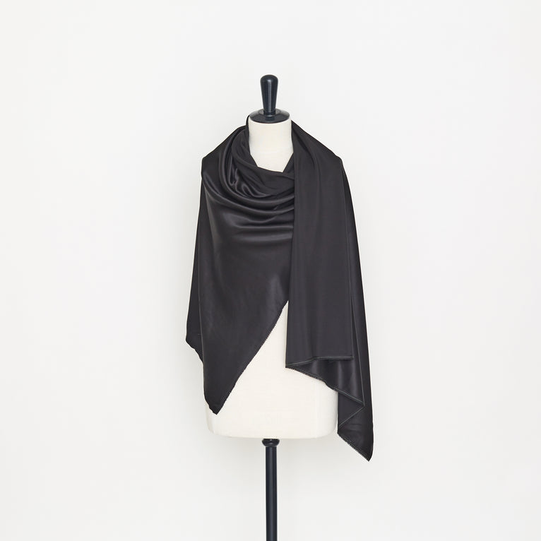 T22A01682 | Fluid Silk Satin - view 2