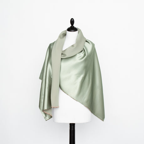  Glossy Viscose & Wool Crepe Satin