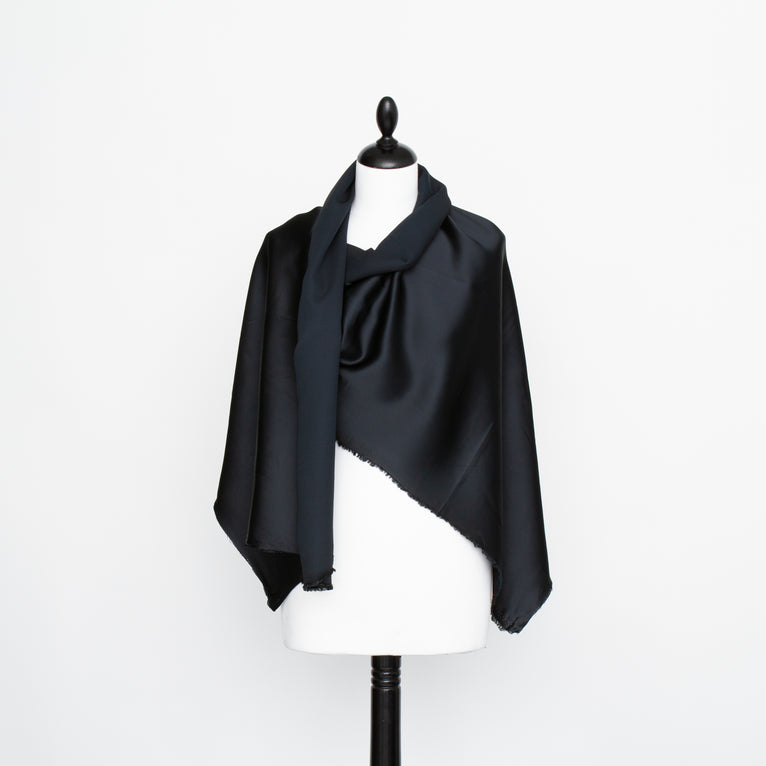 T22A01712 | Glossy Viscose Satin - view 7