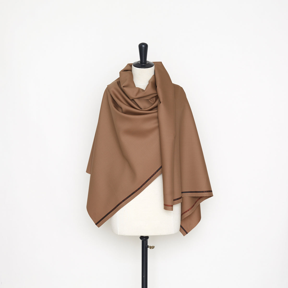 T22B03217 | Wool Twill Suiting