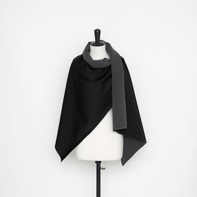 T22B03218 | Silk Satin Neoprene - view 2