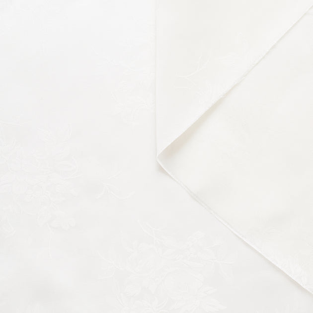 T22D00766 | Fluid Floral Jacquard