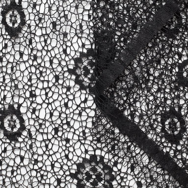 T22D00768 | Field of Flowers Lace - view 1