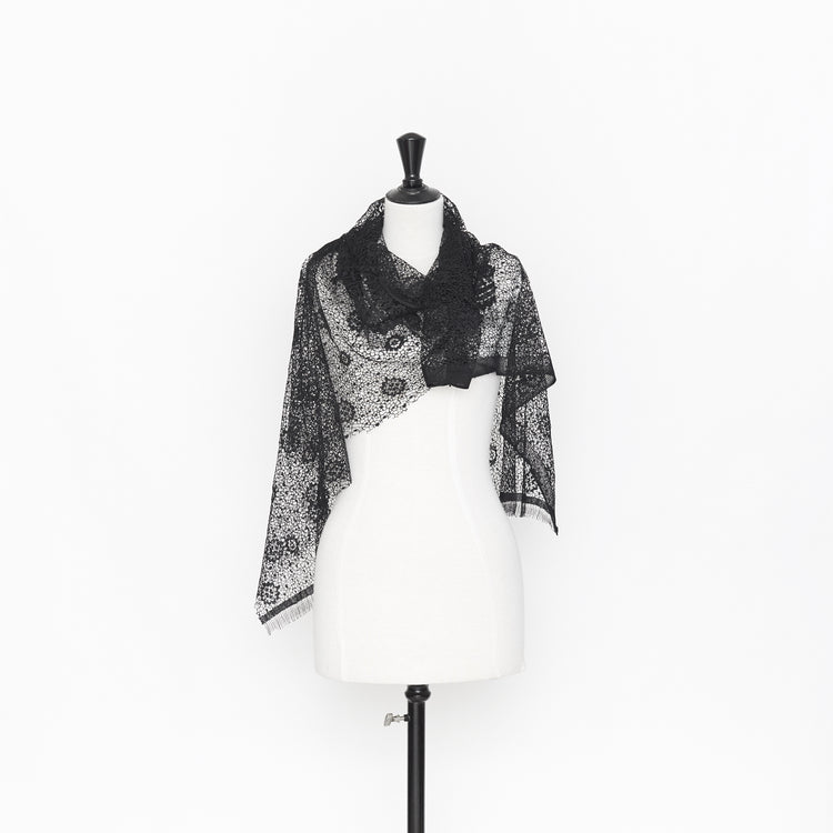 T22D00768 | Field of Flowers Lace - view 2