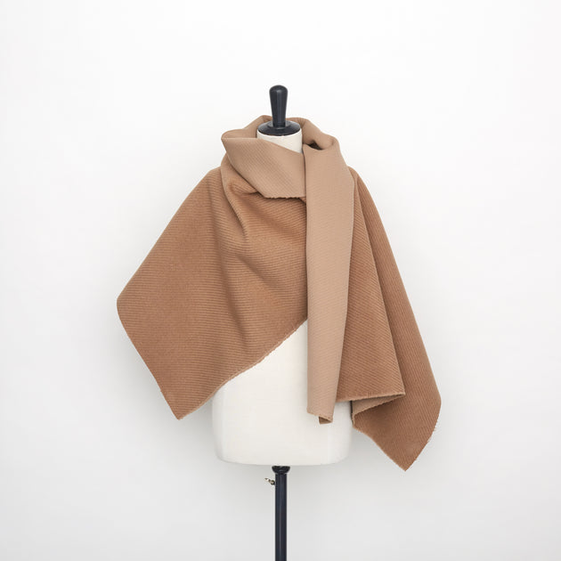 T22H03925 | Diagonal Camel Wool Drap