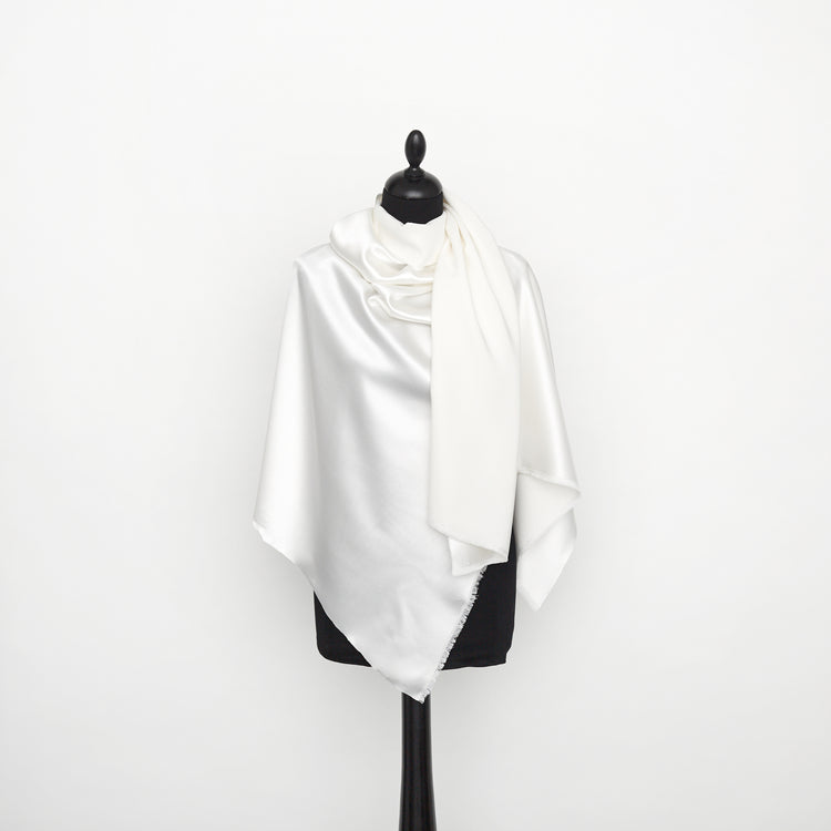 T22H03942 | Silk Crepe Satin - view 2