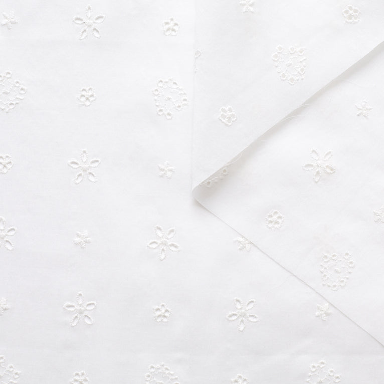 t22i00887 | Broderie Anglaise Sur Voile De Coton - vue 1
