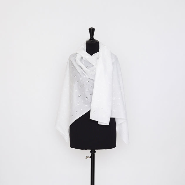 t22i00887 | Broderie Anglaise Sur Voile De Coton