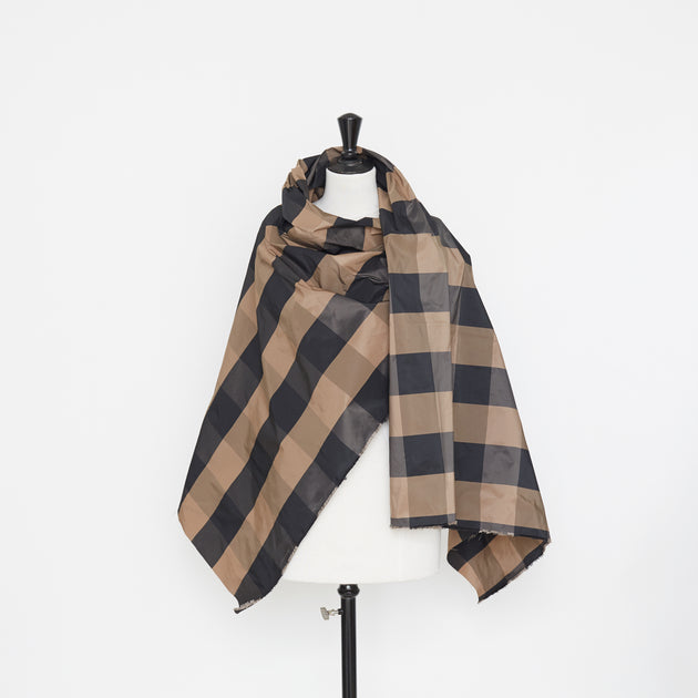 T22M00935 | WR Large Gingham Taffeta