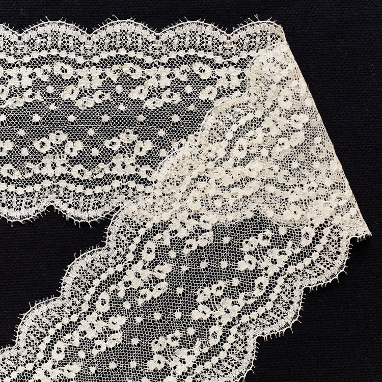 T22M00988 | Floral Lace 10,5cm - view 1