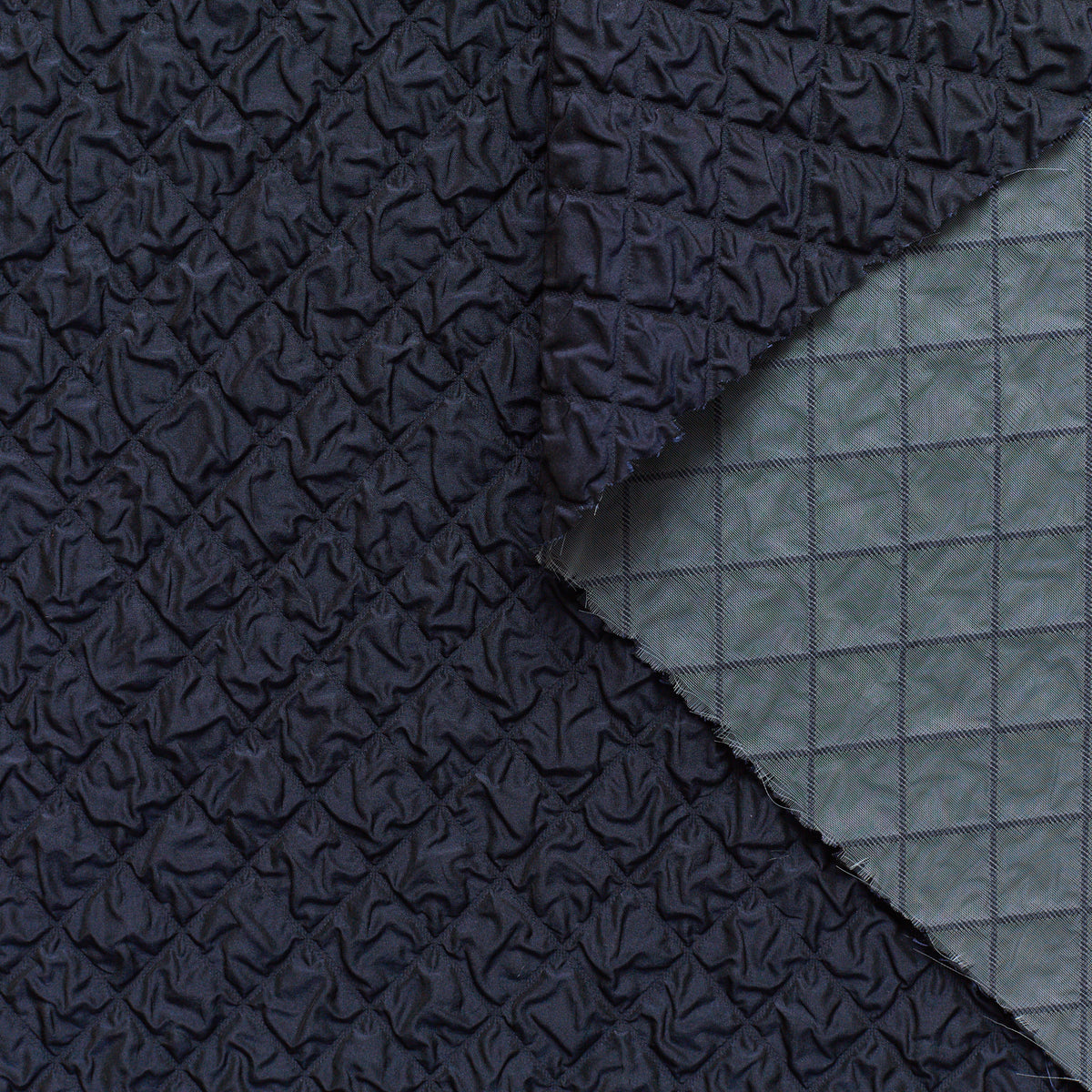 T22N01265 | Quilted Nylon Cloqué