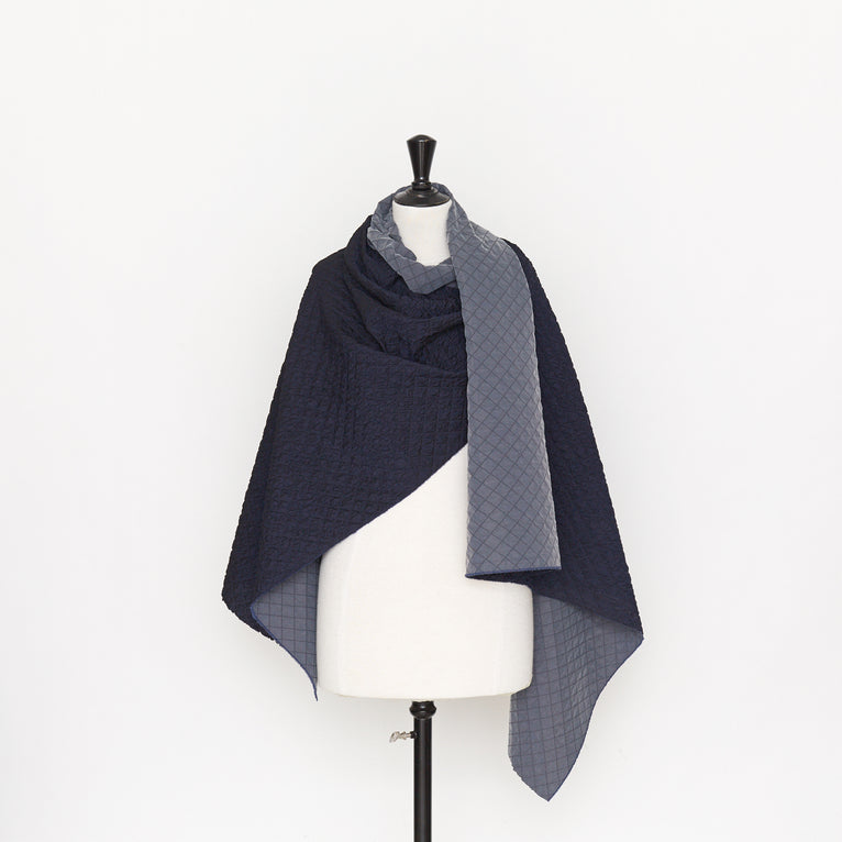 T22N01265 | Quilted Nylon Cloqué - view 2