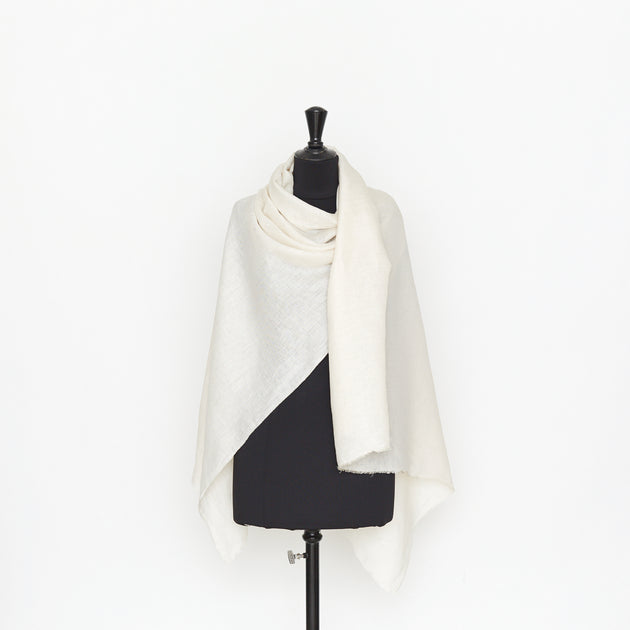 T22N01275 | Sheer Linen Canvas
