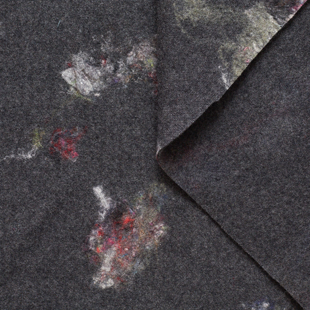 T22N01280 | Felt Inlaid with Coloured Yarns