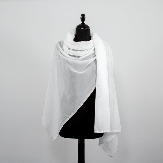 t22v03322 | Broderie Anglaise Sur Voile de Coton