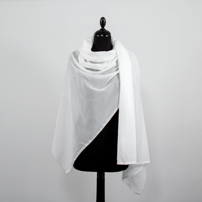 T22V03322 | Broderie Anglaise On Cotton Voile