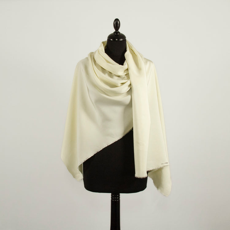 T22V03363 | Lustre Silk Drap - view 2