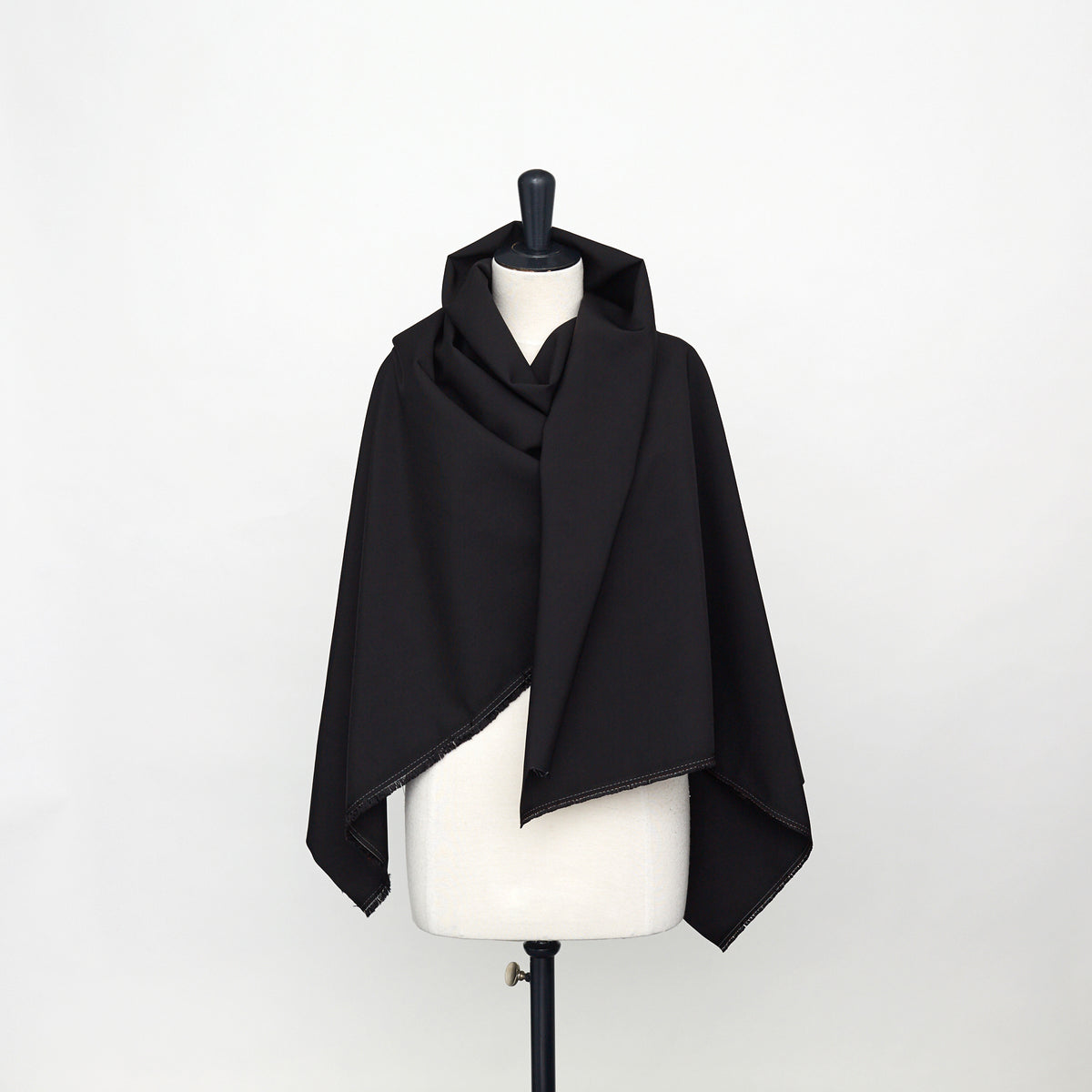 T22W03458 | Compact Technical Canvas