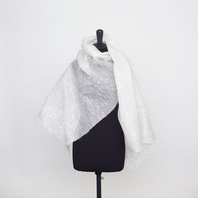 T22W03562 | Silk Organza with Transparent Fringes