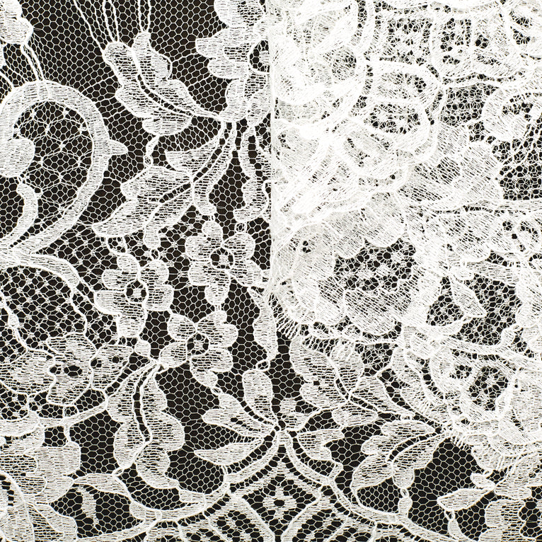 T22W03579 | Scalloped Floral Band Lace 37cm - view 3