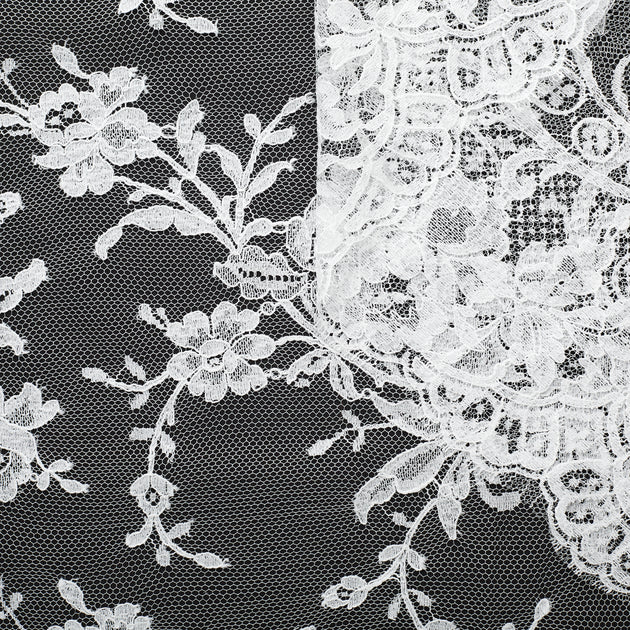 T22W03581 | Scalloped Floral Lace 115cm