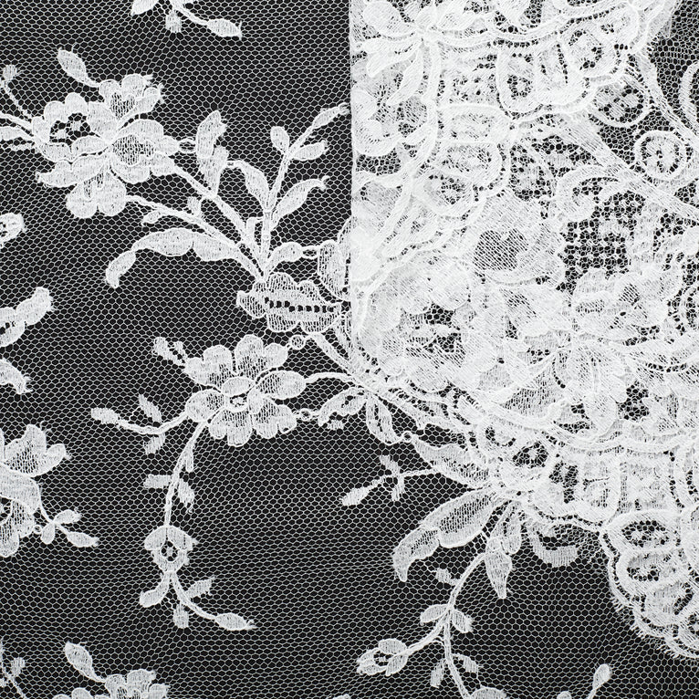 T22W03581 | Scalloped Floral Lace 115cm - view 1