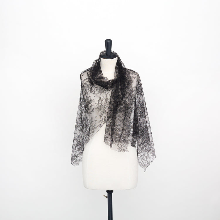 T22W03593 | Scalloped Floral Lace - view 2