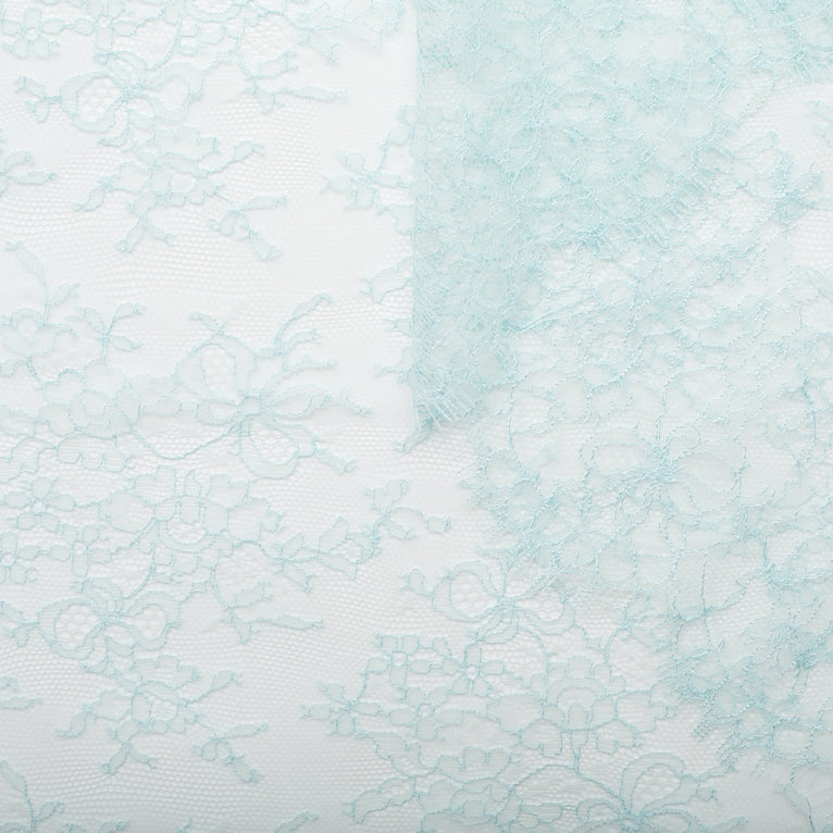 T22W03603 | Flower Bouquets Chantilly Lace 130cm - view 3