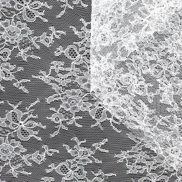 T22W03603 | Flower Bouquets Chantilly Lace 130cm
