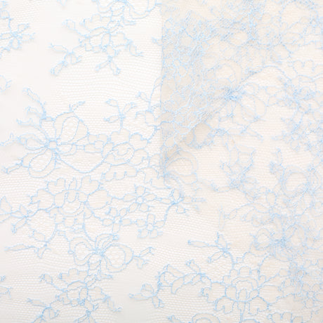 T22W03603 | Flower Bouquets Chantilly Lace 130cm