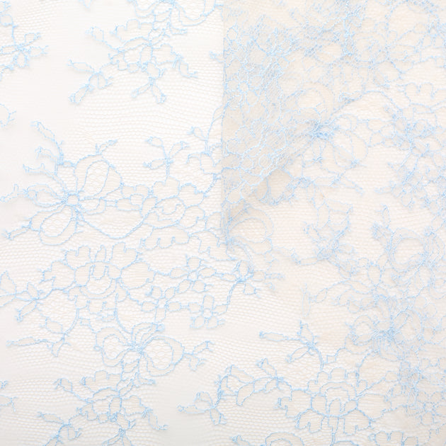 T22W03603 | Flower Bouquets Chantilly Lace 130cm
