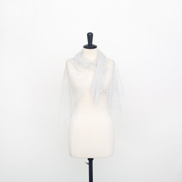 T22W03603 | Flower Bouquets Chantilly Lace 130cm