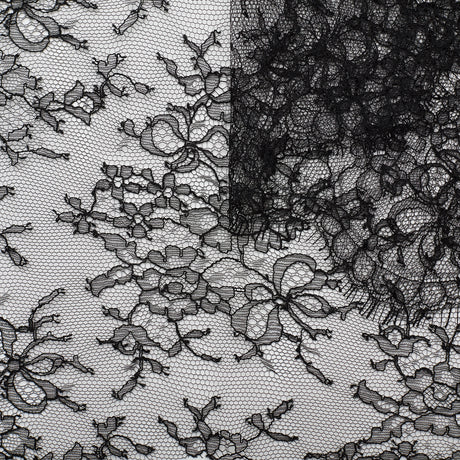 T22W03610 | Flower Bouquets Chantilly Lace 90cm
