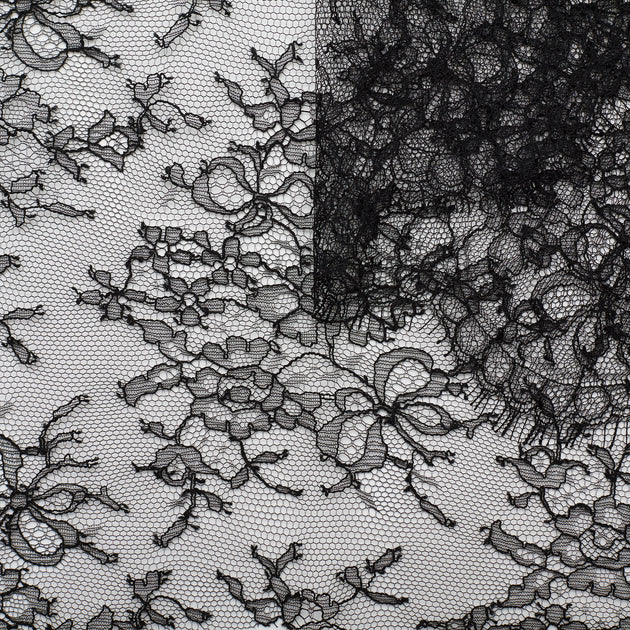 T22W03610 | Flower Bouquets Chantilly Lace 90cm
