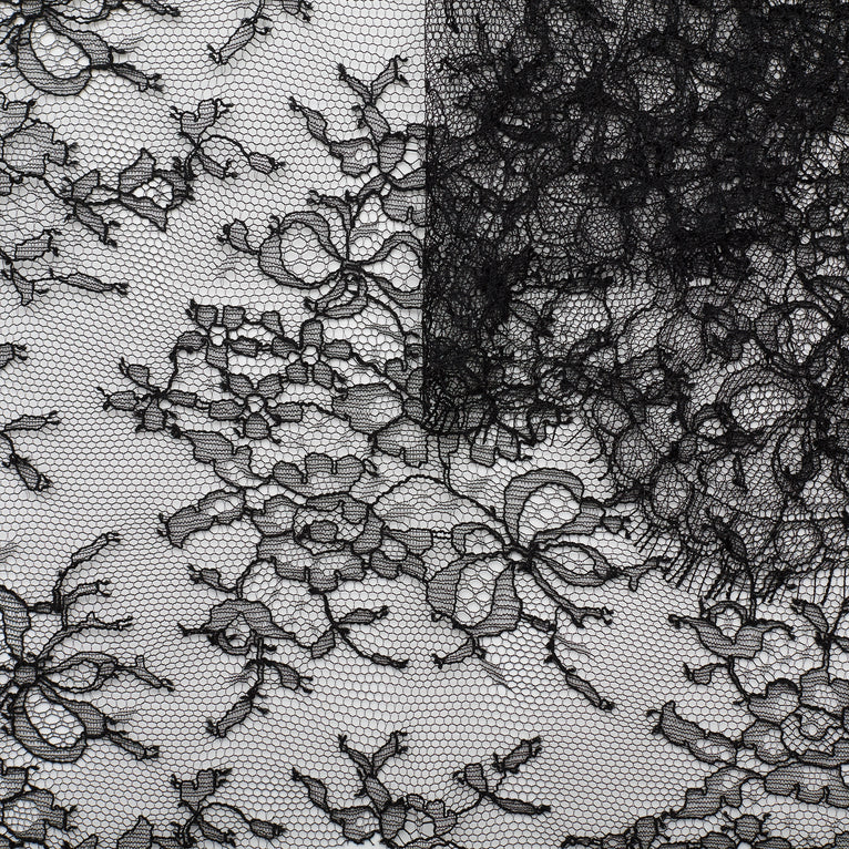 T22W03610 | Flower Bouquets Chantilly Lace 90cm - view 1