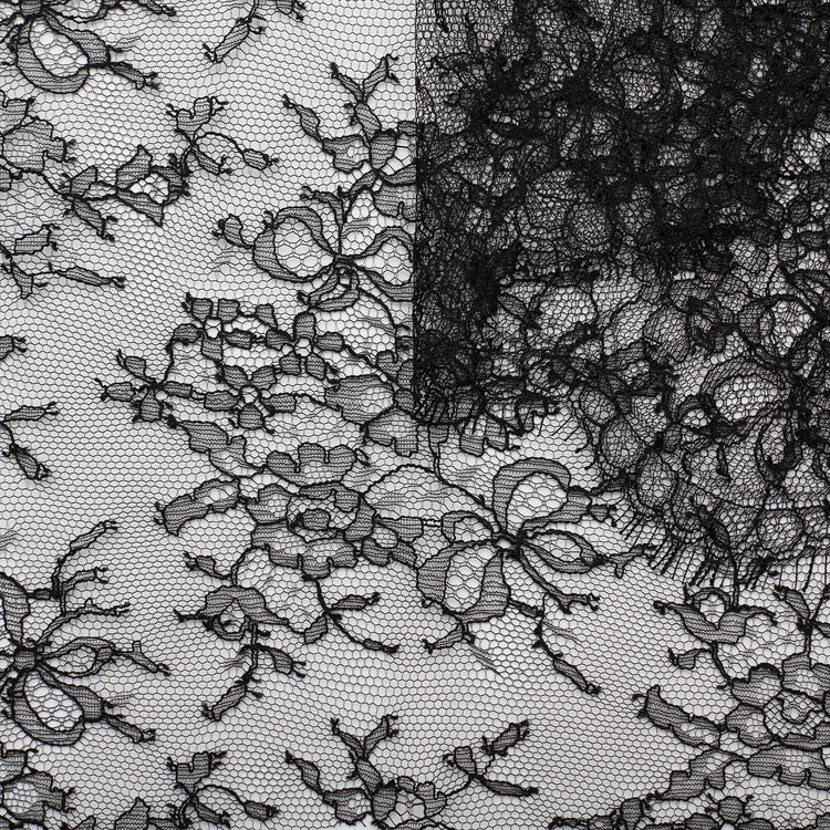 T22W03610 | Flower Bouquets Chantilly Lace 90cm - view 1